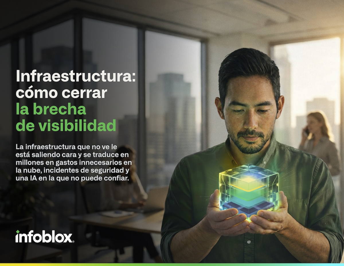 Un hombre en una oficina sosteniendo un cubo brillante